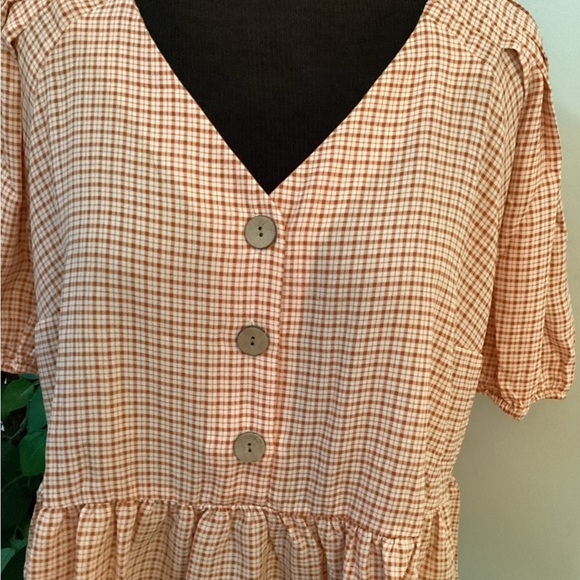 SOLD LAUREN Conrad peplum top Woman’s size XXL 
short sleeve neck Gingham che… - Picture 4 of 16